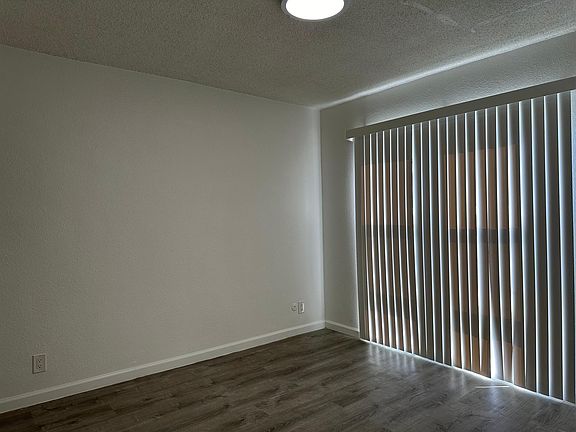 2nd image of 14747 Delano St APT 1