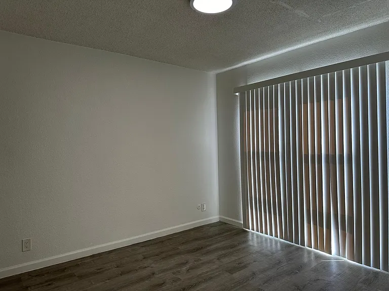 14747 Delano St #1 — Photo 2