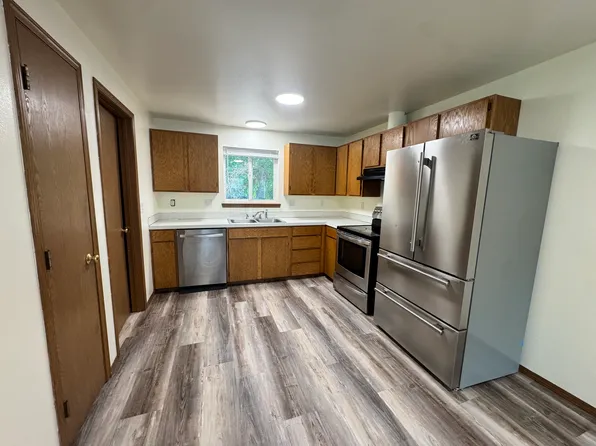 1708 W Prasch Ave #B, Yakima, WA 98902