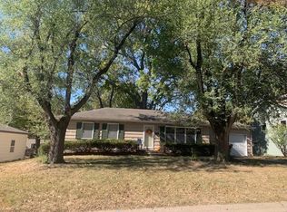 7826 Pawnee Dr, Prairie Village, KS 66208