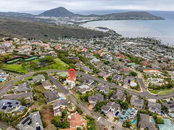 726 Kahiau Loop, Honolulu, HI 96821
