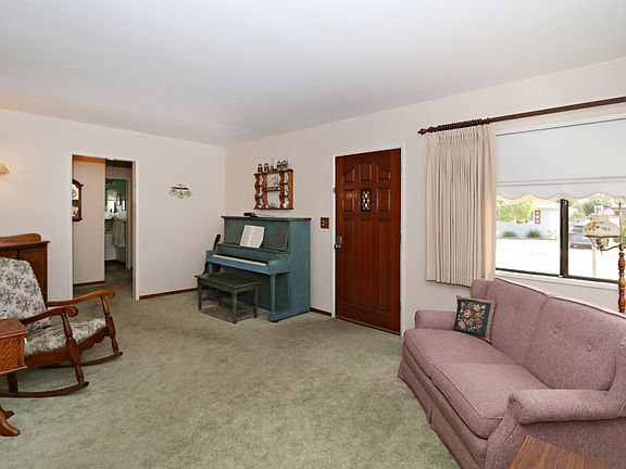 4th image of 5649 Garypark Ave