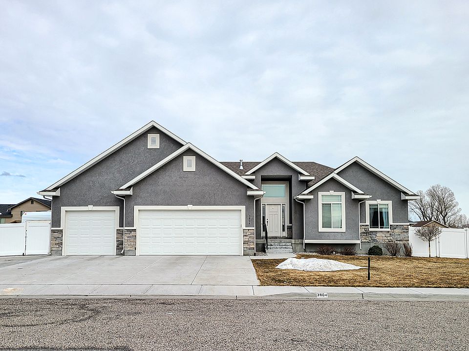 1st image of 3804 Golden Ln