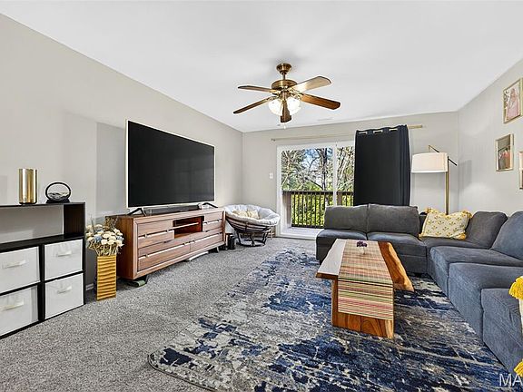3rd image of 75 Sugar Glen Ct Unit 7