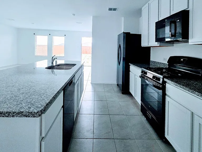2828 Eppright Dr — Photo 6