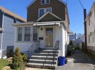 67 Putman Ave, Valley Stream, NY 11580