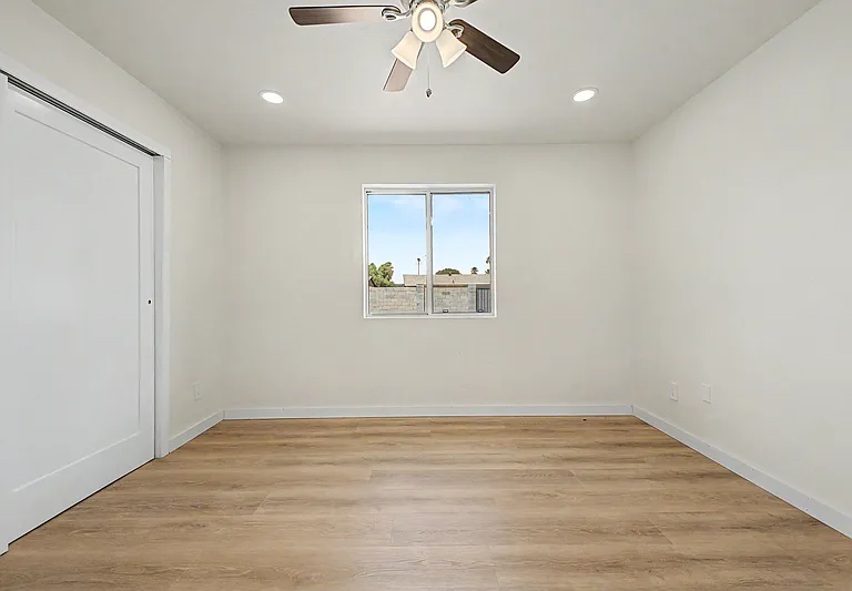 3430 E Poinsettia Dr — Photo 6
