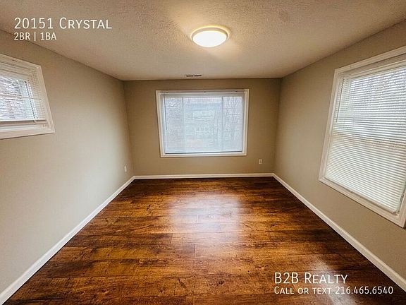 4th image of 20151 Crystal Ave
