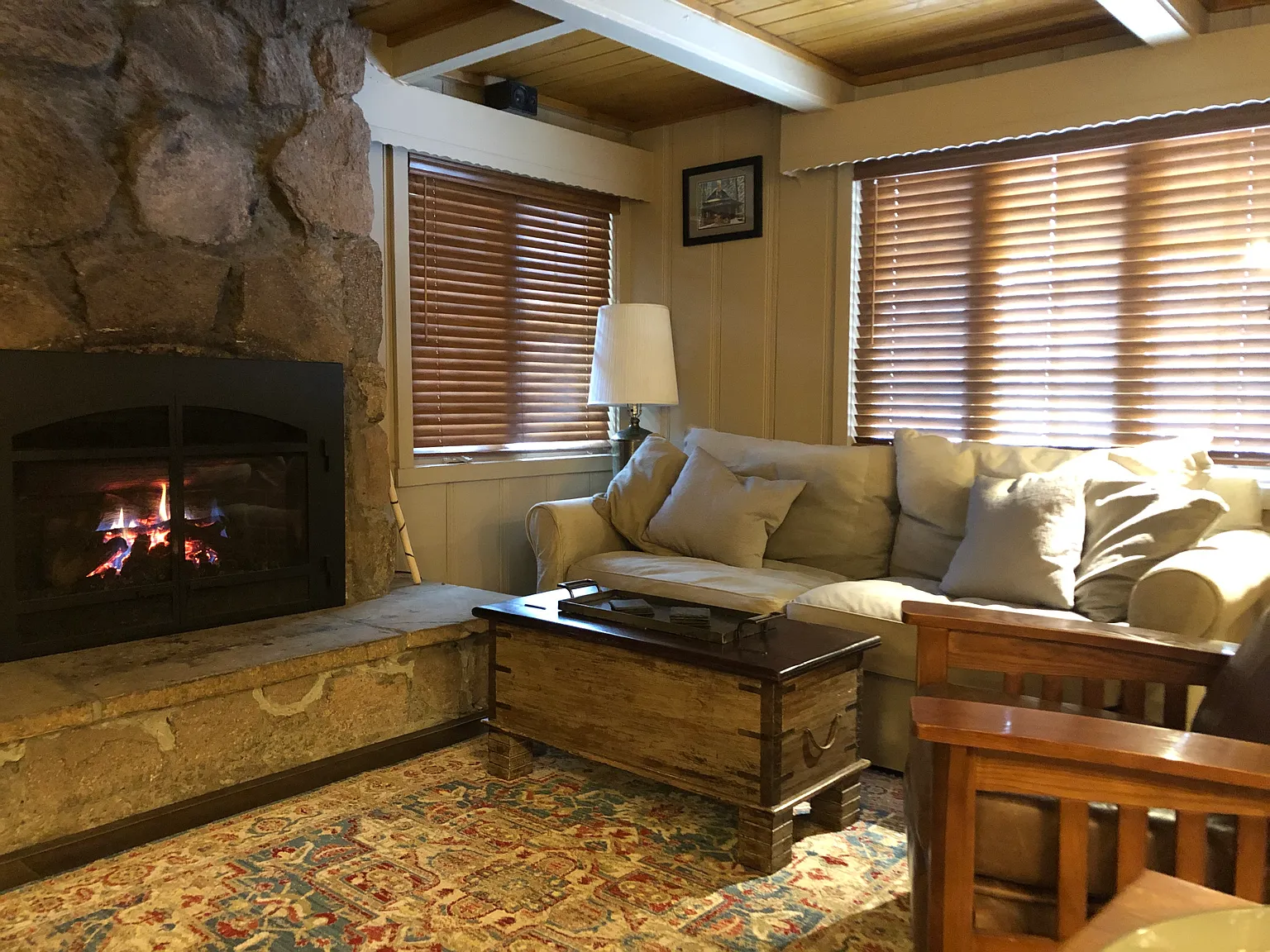 2 bed, 817 sqft, $4,000 — Photo 2