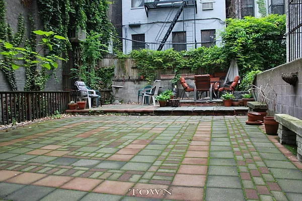 Rented by Town Residential | media 28