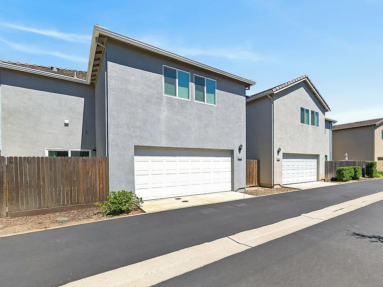 3432 Bayou Way — Photo 35