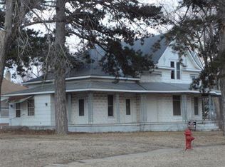 441 W 4th Ave, Red Cloud, NE 68970