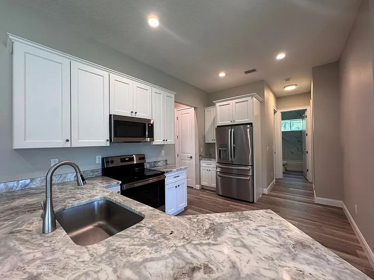 356 Seminole Dr — Photo 10