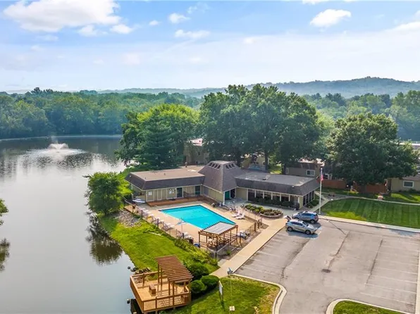 12429 Charlotte St, Kansas City, MO 64146