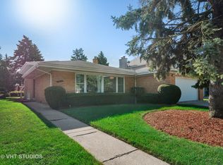 1615 Robinhood Ln, La Grange Park, IL 60526