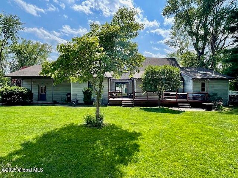 3rd image of 324 Elsmere Avenue