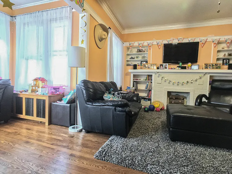 1461 W Catalpa Ave #2 — Photo 4