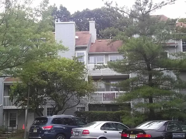 59 Eagles Notch Dr #30, Englewood, NJ 07631