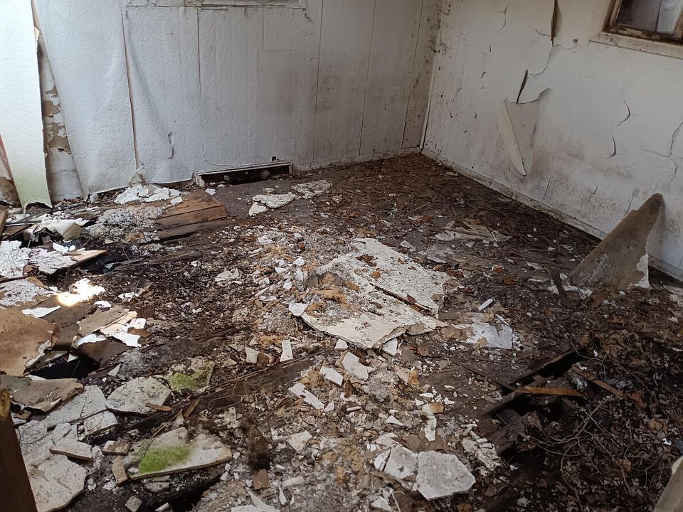 2nd image of 1446 E 50th Ct