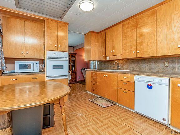5th image of 1380 Rowena Street