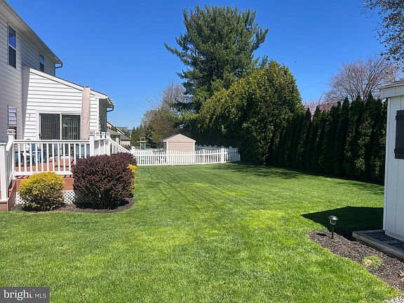3rd image of 1668 E Thistle Dr