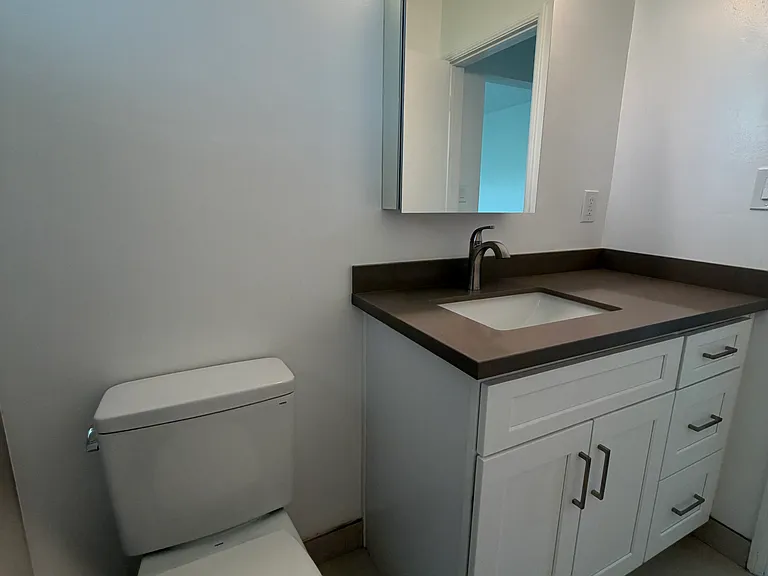 1161 N Hobart Blvd — Photo 15