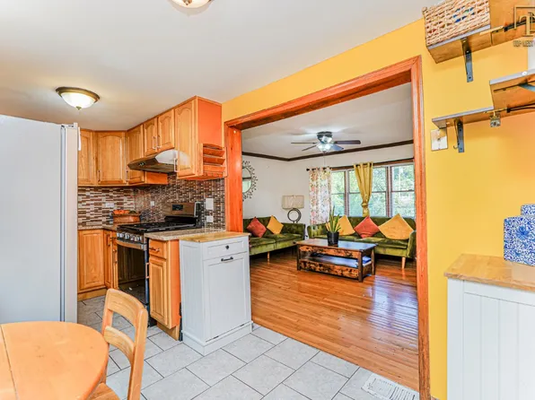 22 Gordon Street image 9 of 32