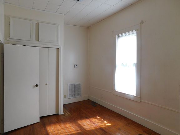 3rd image of 503 S Denver Ave