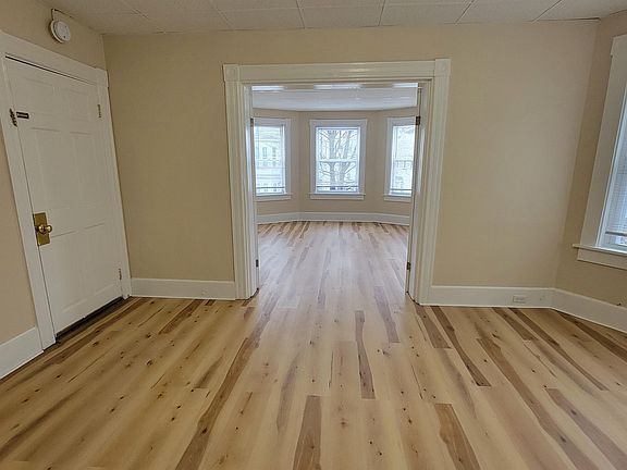 5th image of 414 Cedar St