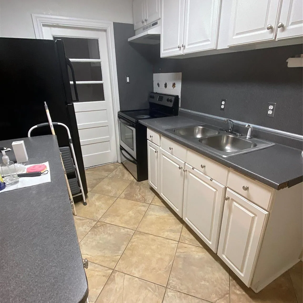 3 bed, 1.0 bath, 1092 sqft, $1,400 — Photo 4