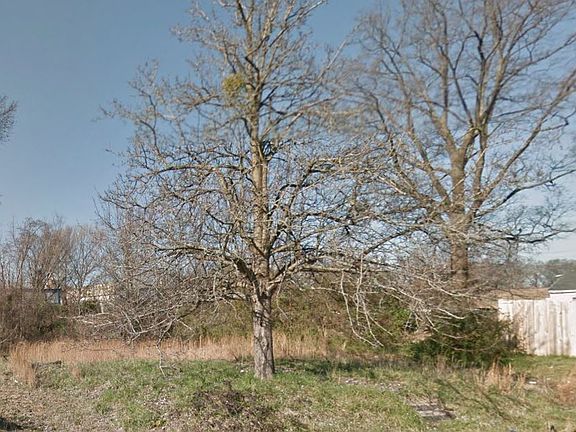 2nd image of 126 Woodman Ave