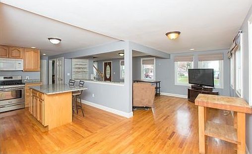 4th image of 9 Huntington Ave