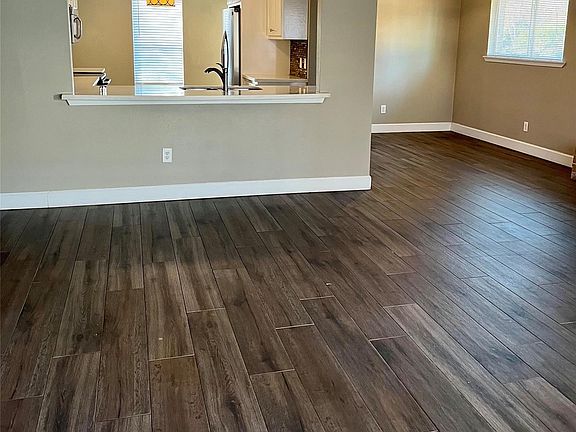 4th image of 29022 Cherrywood Ln