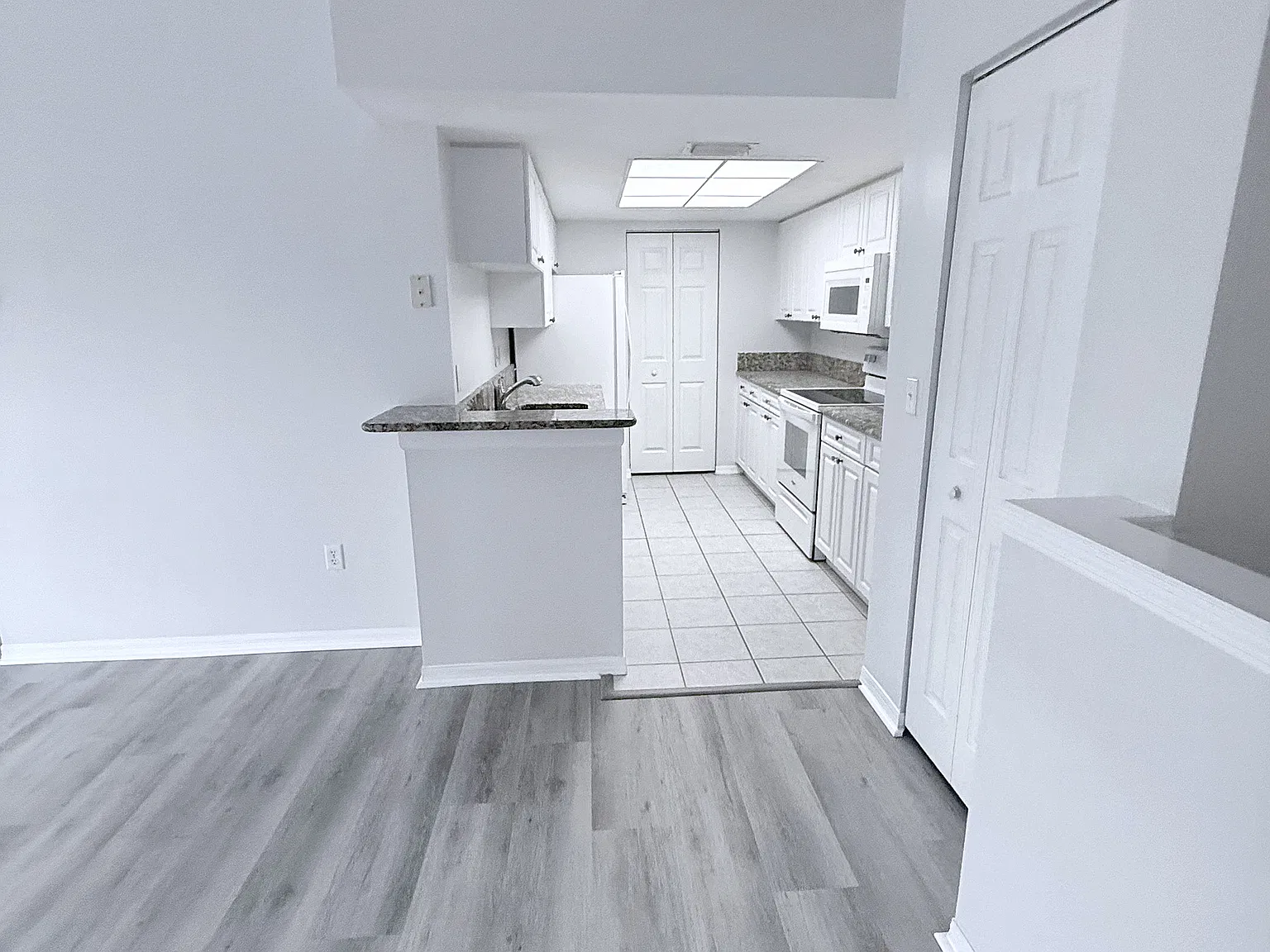 3 bed, 1199 sqft, $2,500 — Photo 4