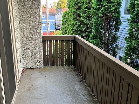 5th image of 1728 NE 145th St #301