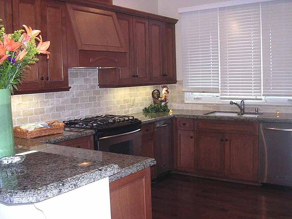 3rd image of 108 S El Molino Ave Unit 301