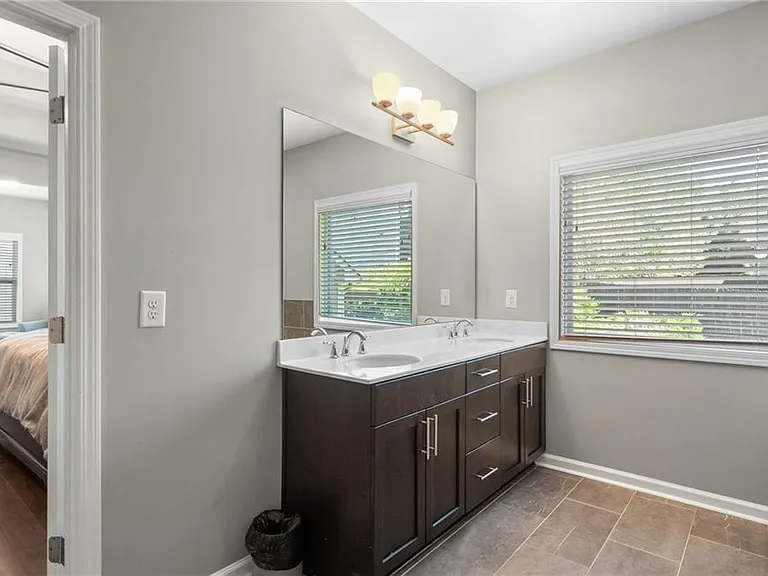 1739 Hollingsworth Blvd NW — Photo 32