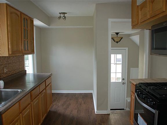 4th image of 5702 Thornton Dr