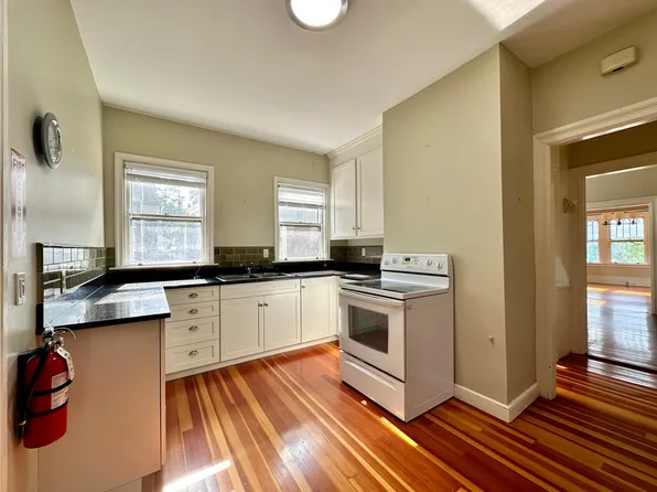41 Irving Ave Floor 1, Providence, RI 02906
