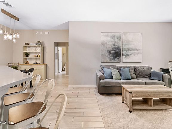 2nd image of 13703 RICHMOND PARK Drive N #2704