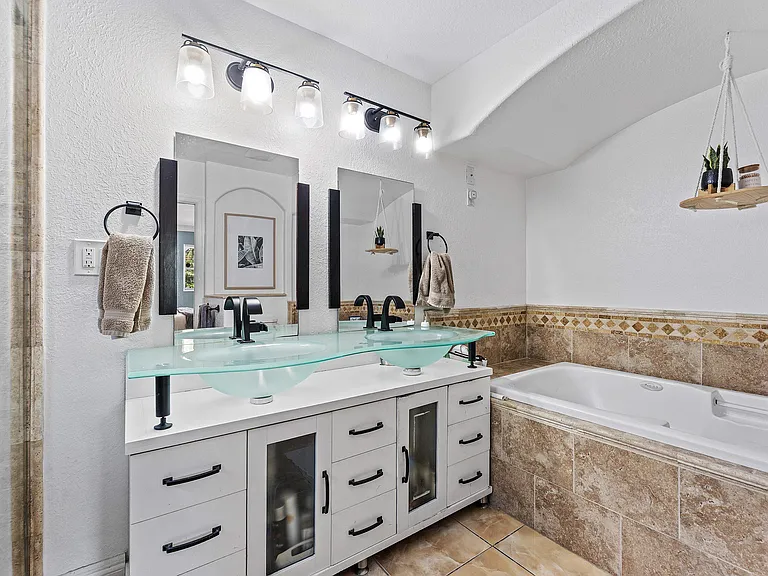 4481 SW 37th Ave — Photo 24