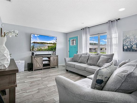 3rd image of 614 SIDNEY CIRCLE