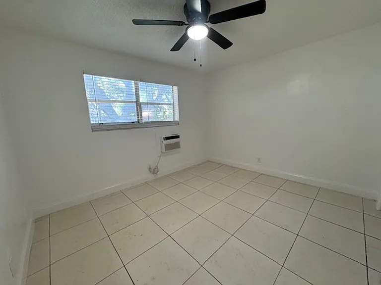 6031 Polk St — Photo 4
