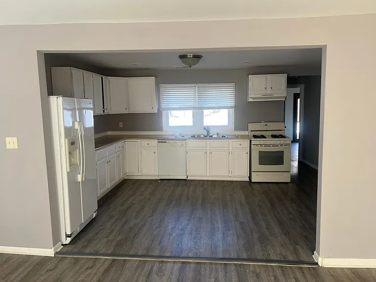 18351 Oak Park Ave — Photo 4