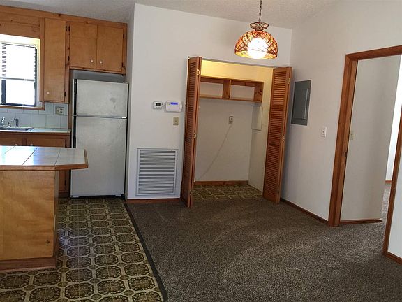 4th image of 215 9th St #B