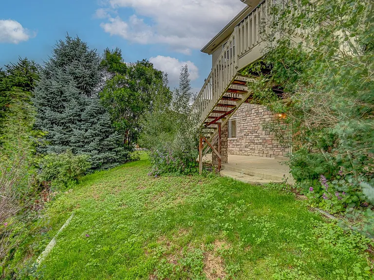 22848 E Euclid Cir — Photo 30
