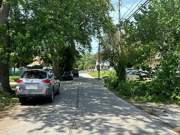 4th image of 1015 Woodside Ave