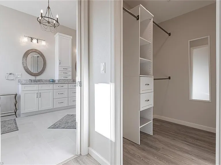 3920 Lakeview Isle Ct — Photo 21