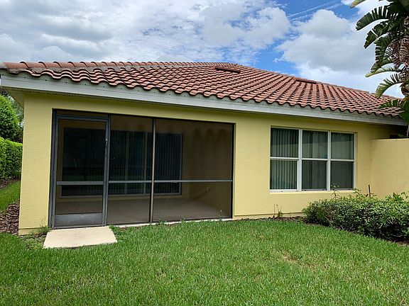 4th image of 11919 Fiore Dr