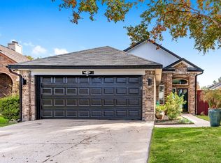 6716 Driffield Cir E, North Richland Hills, TX 76182